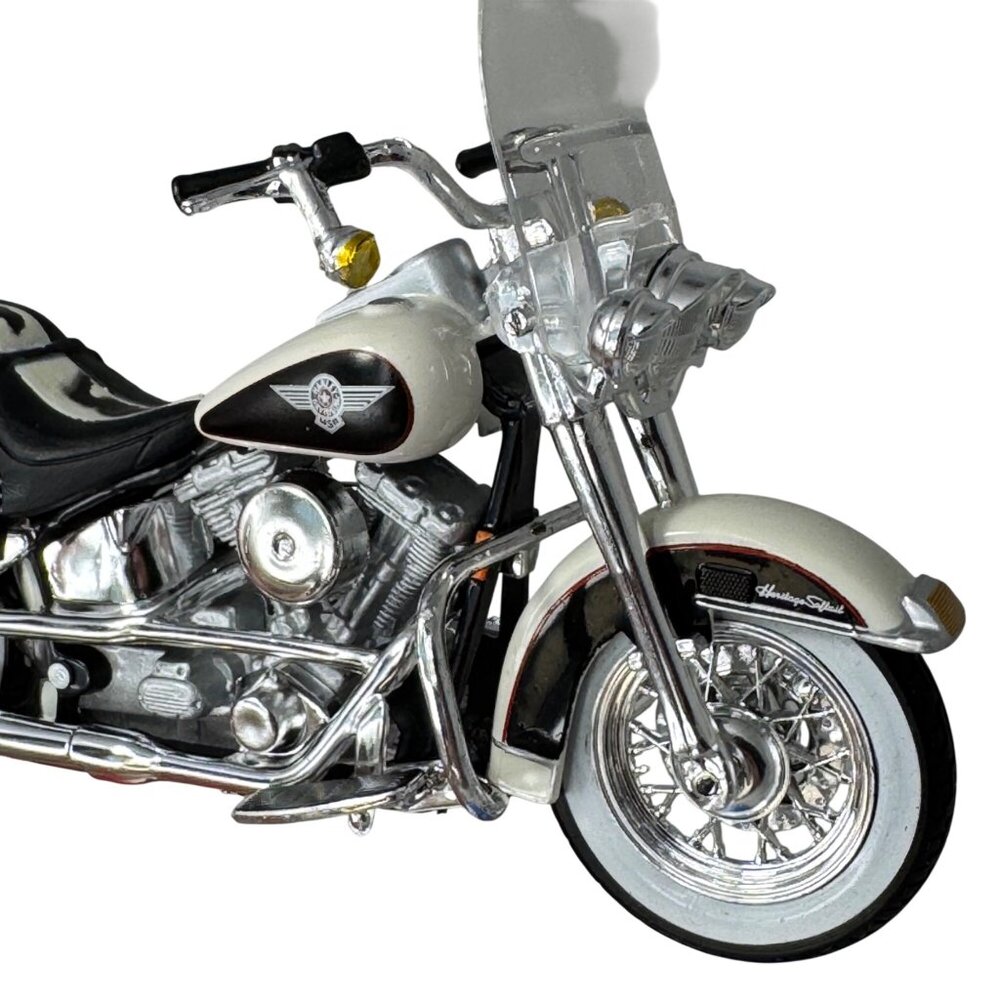 Harley-Davidson Die-Cast Replica Motorcycle Maisto & Playing Cards Collectible - Picture 11 of 14